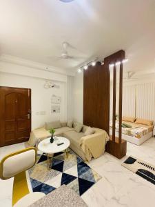 City Vista Views by Royal Rooms