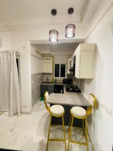 City Vista Views by Royal Rooms