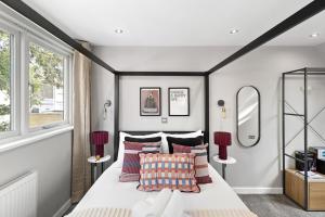 Artistic Flair 1 BD Cottage in NW11 Sleeps 3