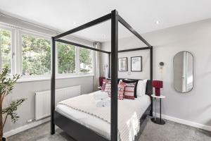 Artistic Flair 1 BD Cottage in NW11 Sleeps 3