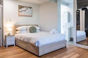 Kangaroo Point Urban Escape Walk to River & CBD