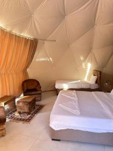 RUM FLORAA LUXURY CAMp