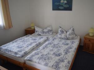 by the lake in Plau Quetzin