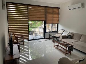 Hilltop Retreat near Kandy Lake - Kings Residence