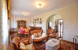 3 Bedroom Pet Friendly Home In Pistoia