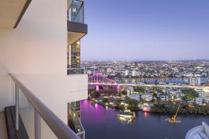 Amazing 2Bed-2Bath-1Car-Balcony-Views - CBD