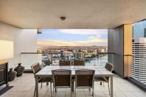 Amazing 2Bed-2Bath-1Car-Balcony-Views - CBD