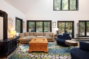 Isla Fern - Modern Cabin Retreat at Sleeping Bear Dunes