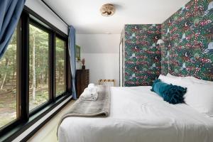 Isla Fern - Modern Cabin Retreat at Sleeping Bear Dunes