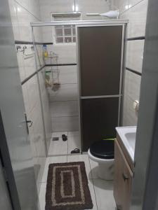 Casa em condomío, bem localizada