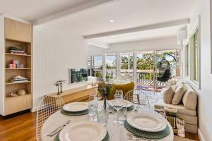 선샤인코스트 Seaviews Little Cove Beach Noosa 2BR 200m to beach 싱글룸 로비