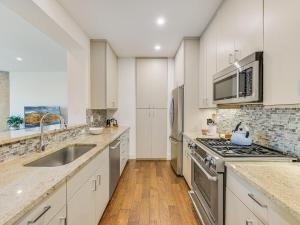 Condo in Austin- near Downtown!