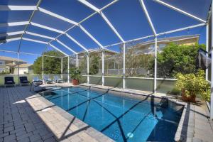 6 Bed, 2 Suites, Pool, Spa, Games Room #800 villa