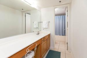 Phoenix VI 6208 condo