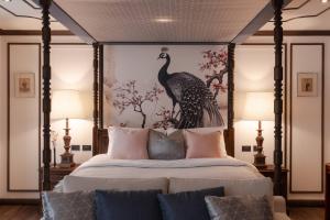 Contemporary Eastern 1BR 5 min BTS|Essential