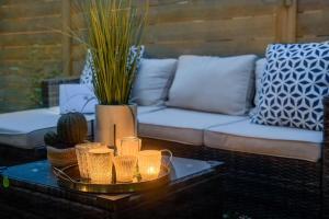 Luxe 2023NewBuild 3BR 7BDs Ideal for Long Winter Stays, Outdoor, Central