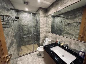 Jade Homes at R&F - free WiFi & 1 carpark - Dual-Key