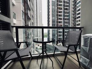 Jade Homes at R&F - free WiFi & 1 carpark - Dual-Key