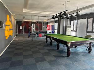 Jade Homes at R&F - free WiFi & 1 carpark - Dual-Key