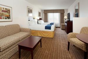 Holiday Inn Express & Suites Buffalo by IHG