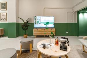 Cozy 3BR for 8 People, 5Mins from MRT Huai Khwang