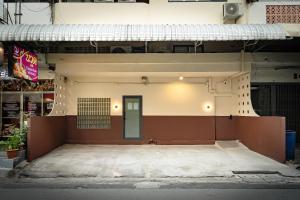 Cozy 3BR for 8 People, 5Mins from MRT Huai Khwang