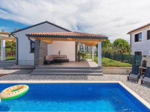 Villa in Novigrad with Private Pool and Beach