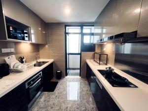Coral Homes at R&F - free WiFi and 1 Car Park
