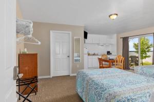 2 Cozy Combined Family Studios