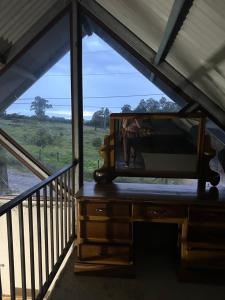 Cabaña entre montañas