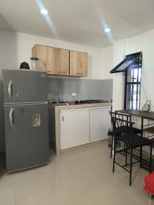 ALELI Swift norte tres personas cerca terminalentr salida aeropto., centro eventos valle del pcfco