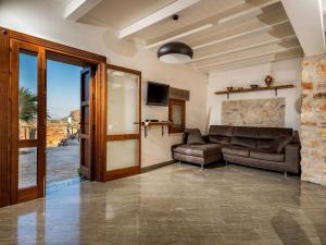 Villa in Sicily near Guidaloca Bay