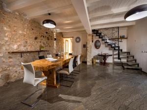 Villa in Sicily near Guidaloca Bay
