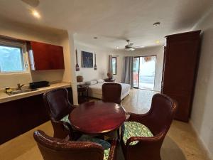 Blue angel 23 a unos pasos de la playa y la 5av