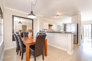 Sandton Central 2-bed Apartment WestPoint - near Nelson Mandela Square