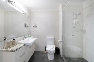 Zen Coastline with pool - balcony dining - sea view