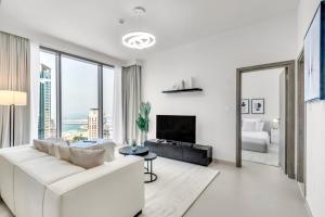 Stylish Coastal Living with Premium Amenities