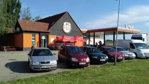 Bed & Parking Eurobit - Tvrdonice