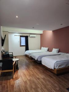 Central Plaza Hotel