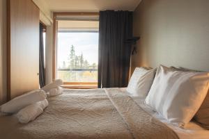 Stay North - Hilltop Gielas