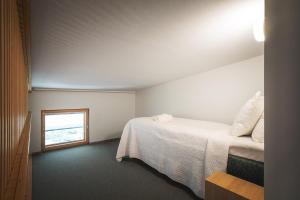 Stay North - Hilltop Gielas