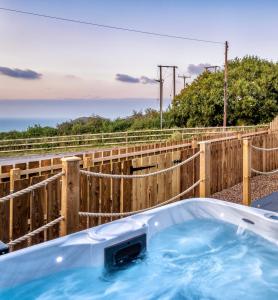 North Devon Resort One bedroom sea view hot tub Residence
