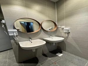 Havona Capsule Hotel - CIQ - Self Check In