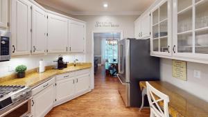 2196 Major Loring Way SW Marietta