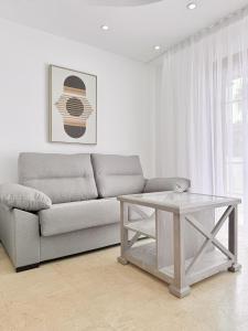 Playa Del Duque Beachside - Renovated 1Br Apartment Pd1