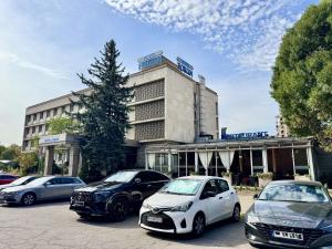 Hotel Forum - Free Parking for cars