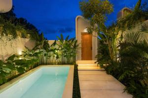 Contemporary 2BR Luxury Villa with Rooftop View and Pool