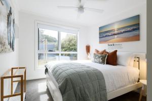 Low Head Coastal Haven: Your Seaside Escape