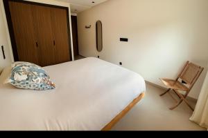 Premium Beachside Appartment steps from the Sand