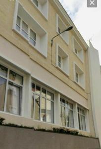 Grand studio parking-bord de Loire- hyper centre